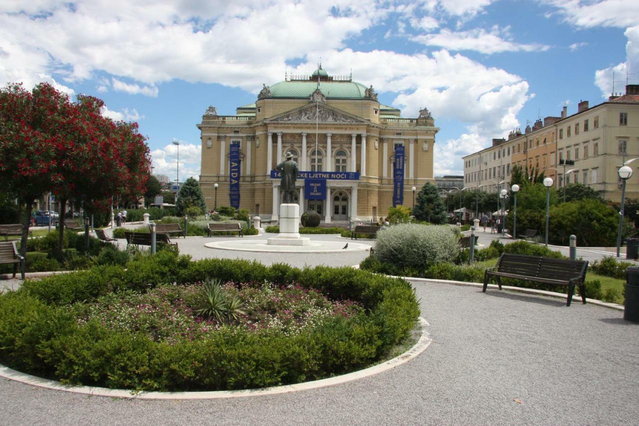 Apartment In City Center Rijeka Exterior photo