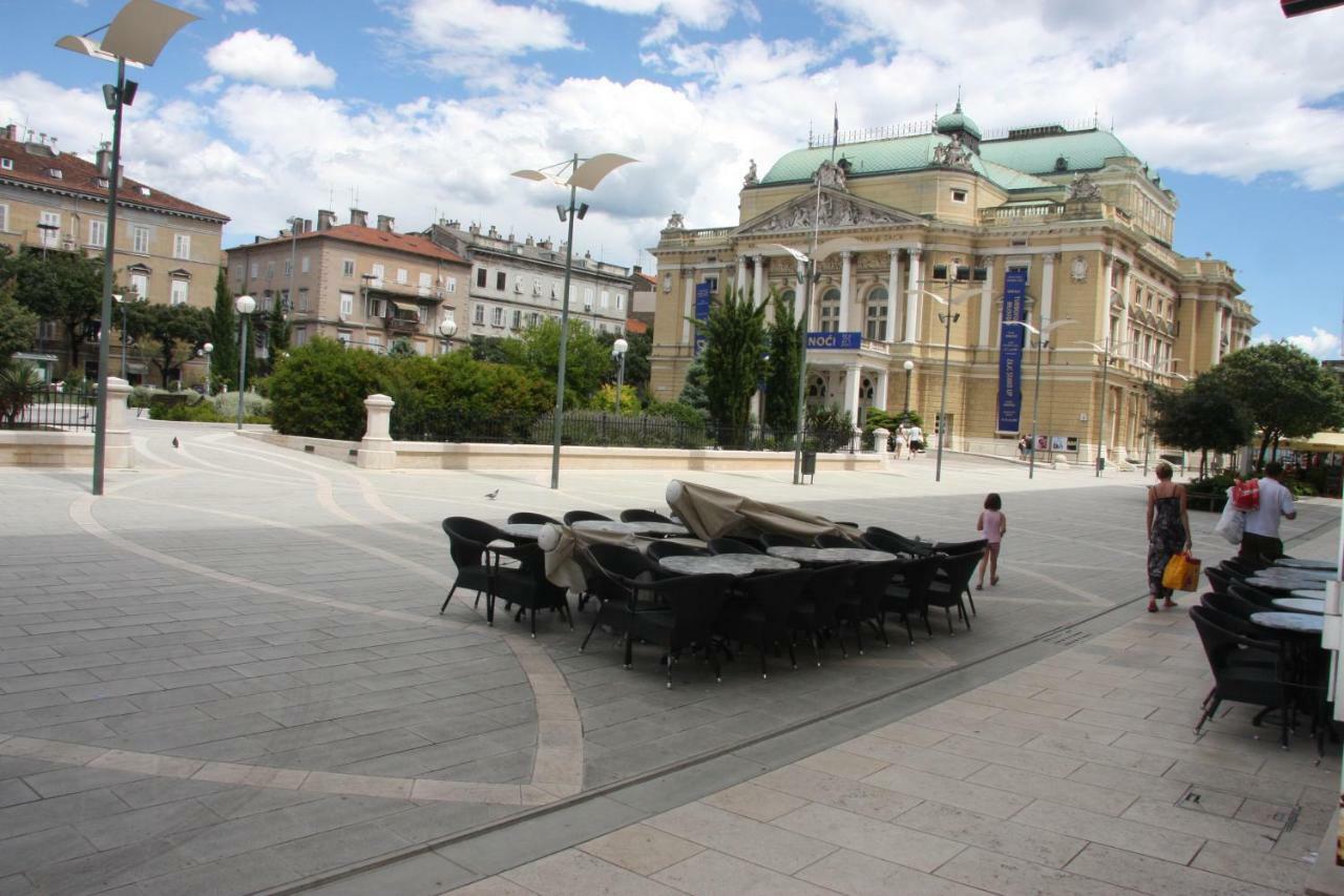 Apartment In City Center Rijeka Exterior photo